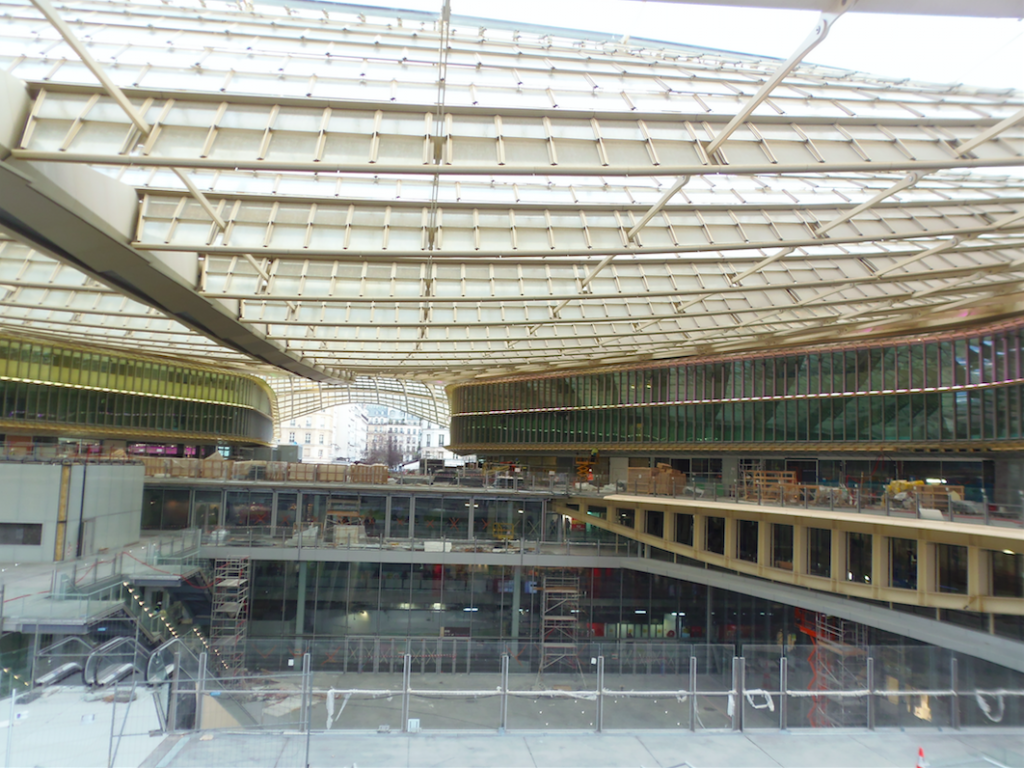 Vue de la Canopée des Halles encore en construction