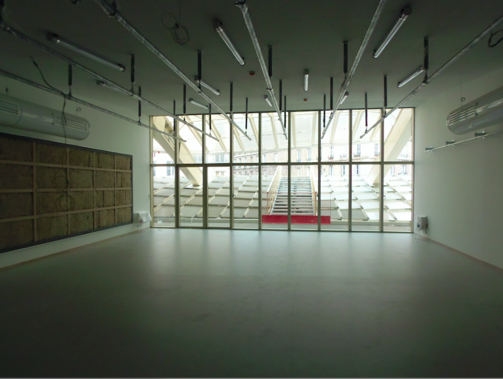 un des nombreux studios de La Place pouvant accueillir des danseurs, des artistes en répétition, en création, se transformer en showroom. 